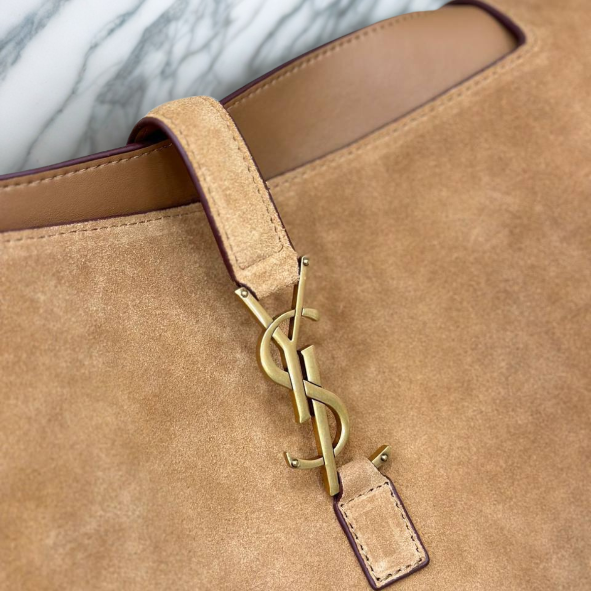 LE 5 7 BEA IN WILDLEDER VON YVES SAINT LAURENT