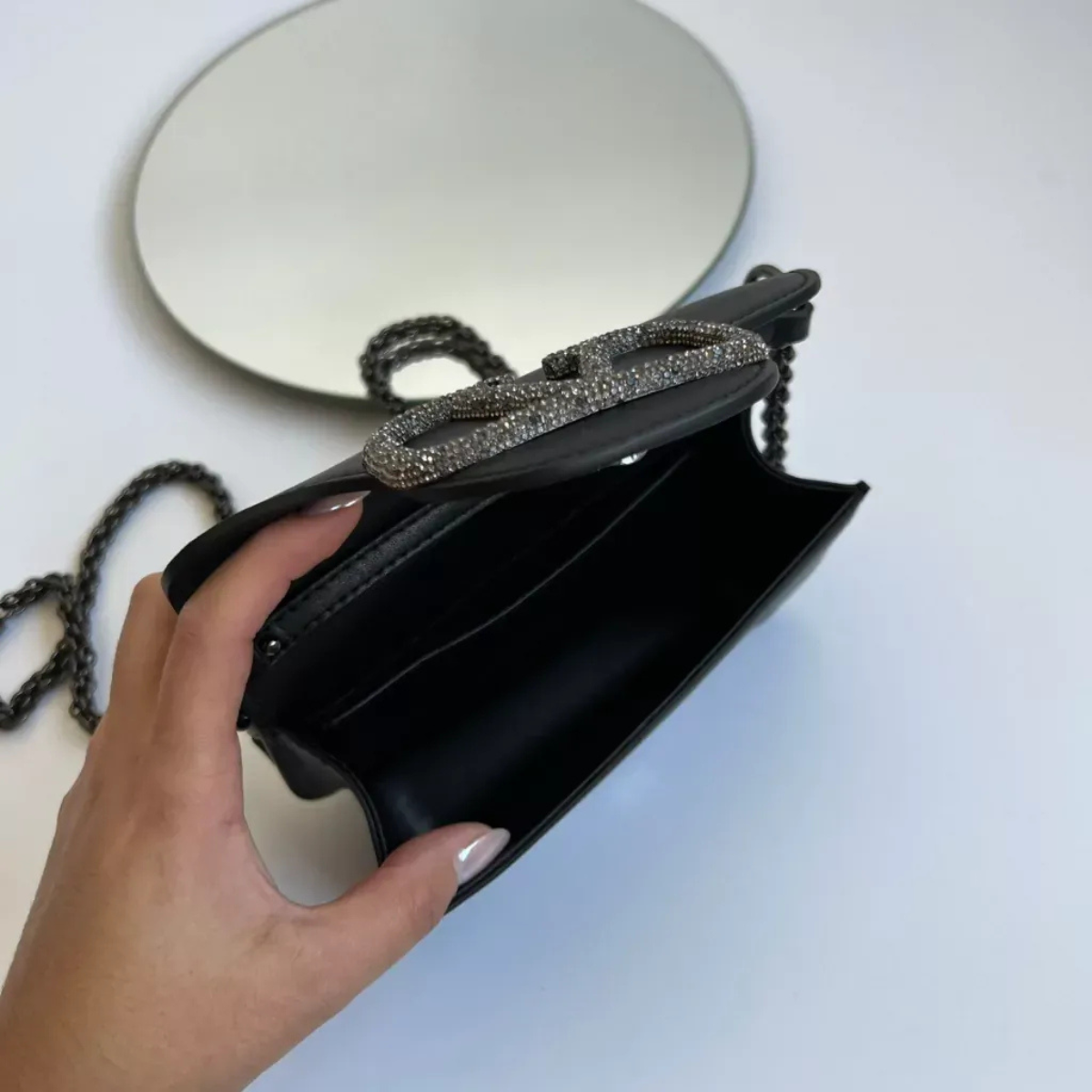 VALENTINO GARAVANI LOCÒ KLEINE UMHÄNGETASCHE MIT JUWELENLOGO