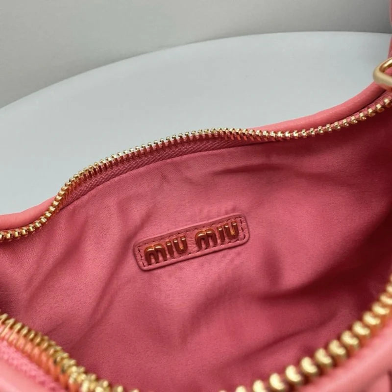 MIU MIU WANDER SCHULTERTASCHE AUS MATELASSÉ-NAPPA-LEDER