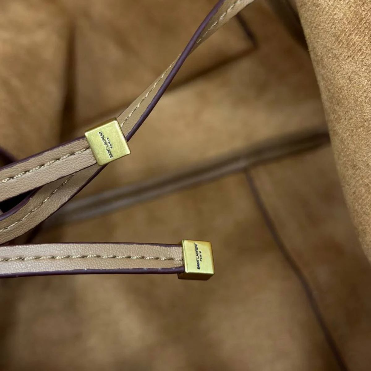 LE 5 7 BEA IN WILDLEDER VON YVES SAINT LAURENT