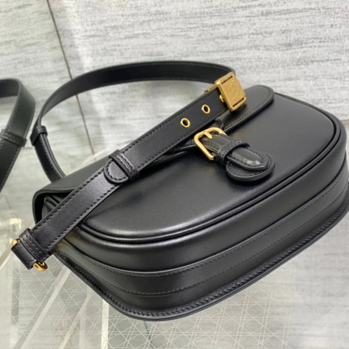 DIOR BOBBY MITTELGROSSE TASCHE MIT RIEMEN