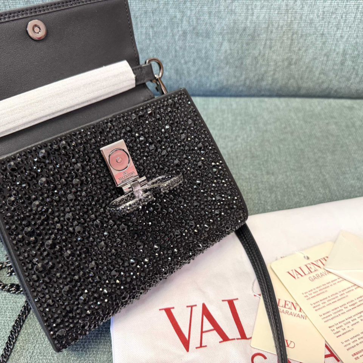 VALENTINO GARAVANI VSLING MINI-TASCHE MIT KRISTALLEN IN SCHWARZ