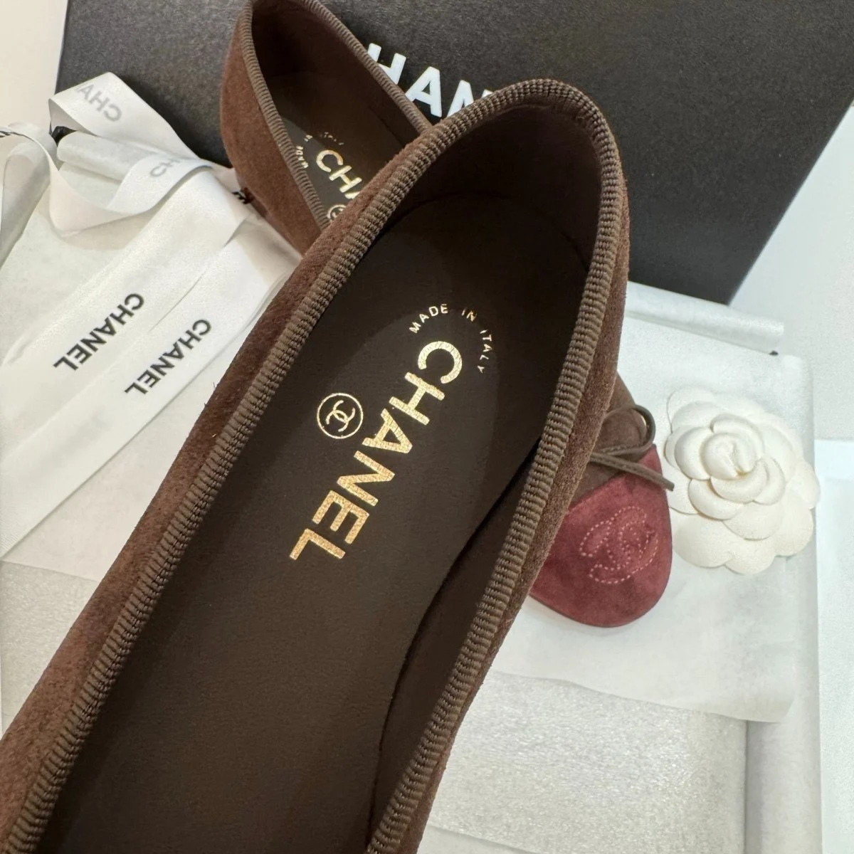 CHANEL 25 BORDEAUX KAVIAR & BALLERINA FLATS SET
