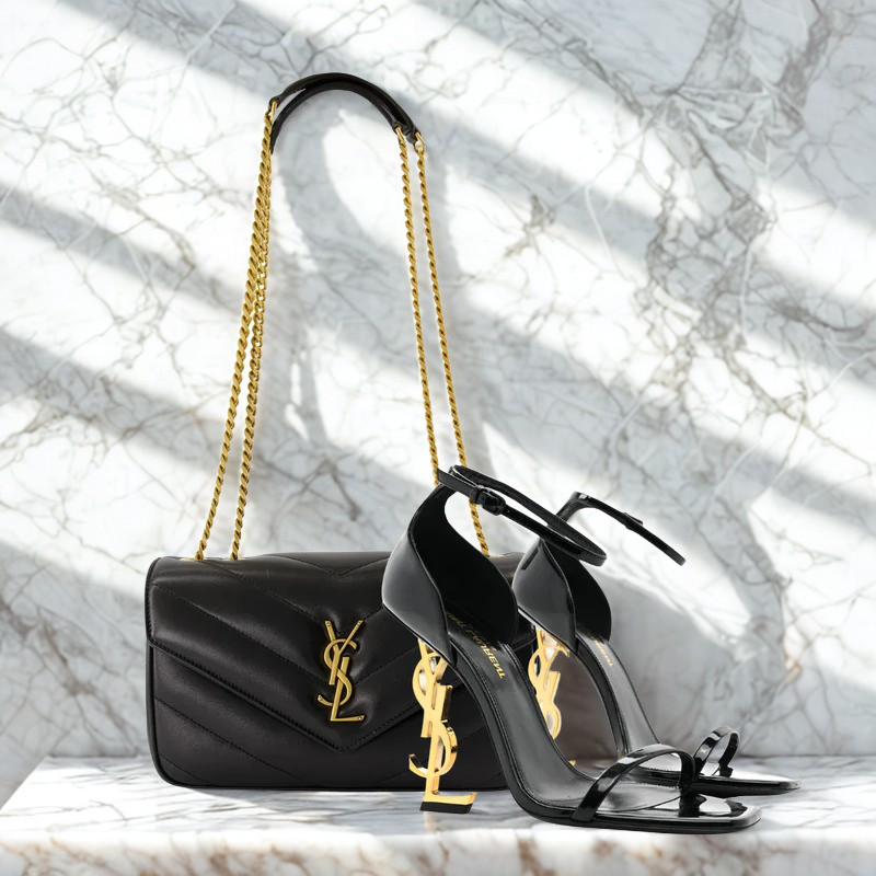 YSL SIGNATURE SET – LOULOU TASCHE & OPYUM SANDALEN