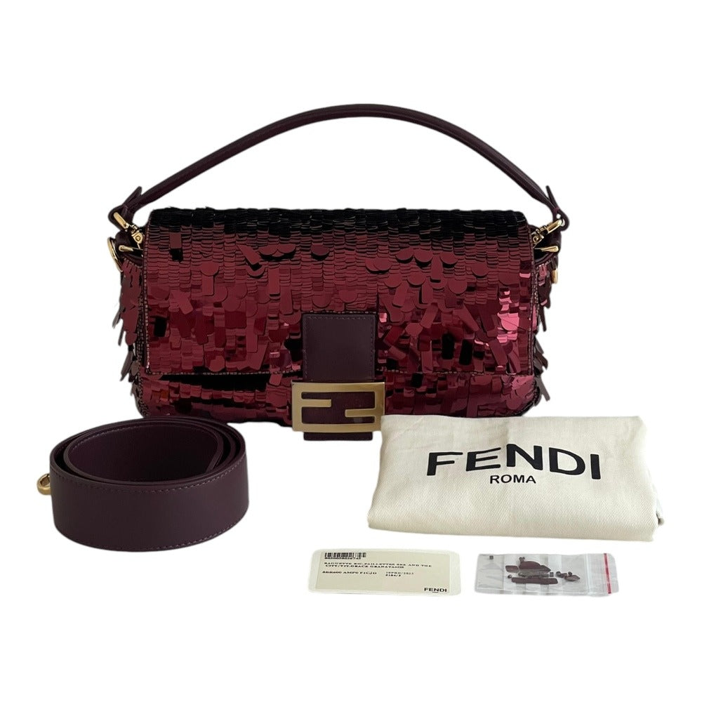 FENDI BAGUETTETASCHE MIT ROTEN PAILLETTEN