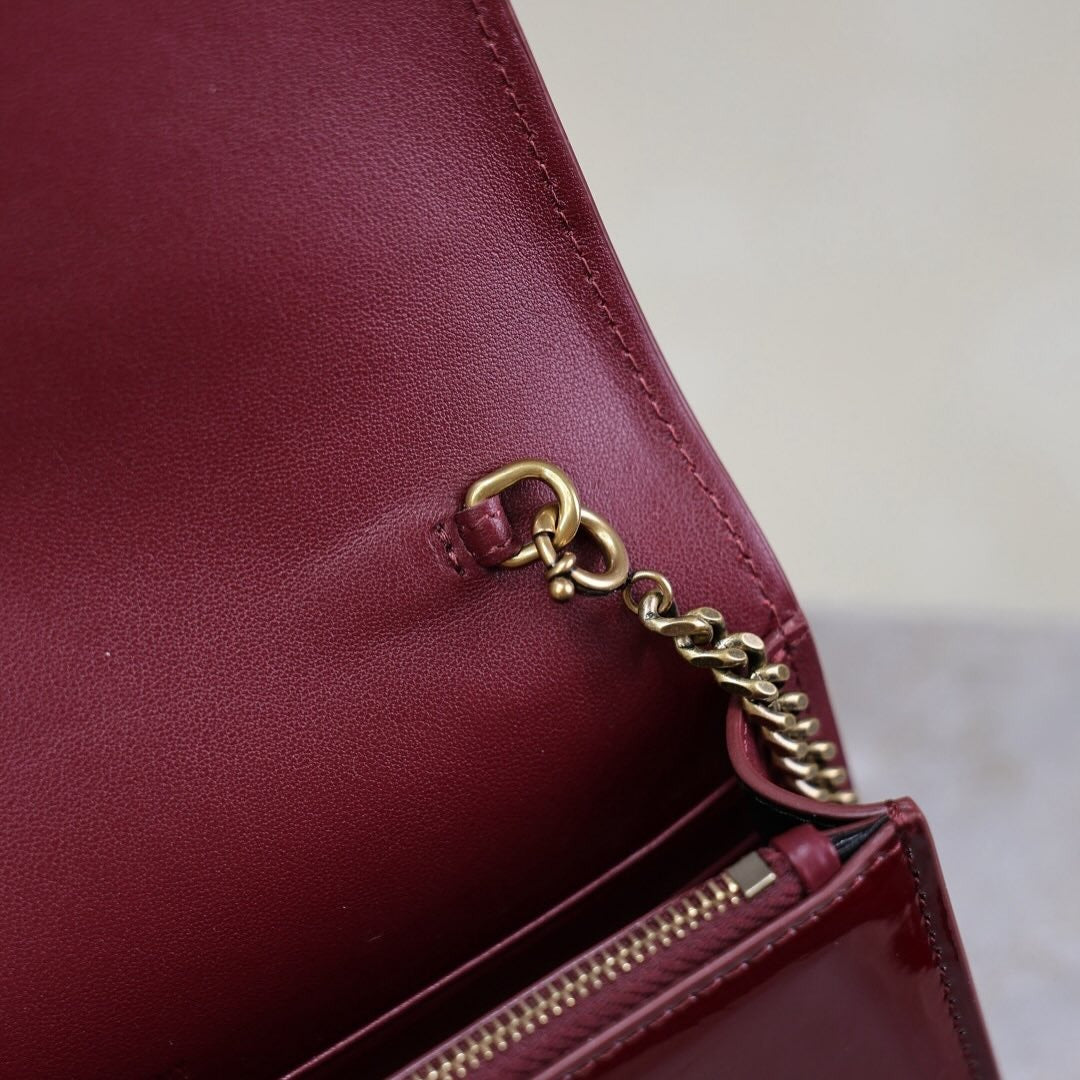 YVES SAINT LAURENT KATE SMALL AUS LACKLEDER