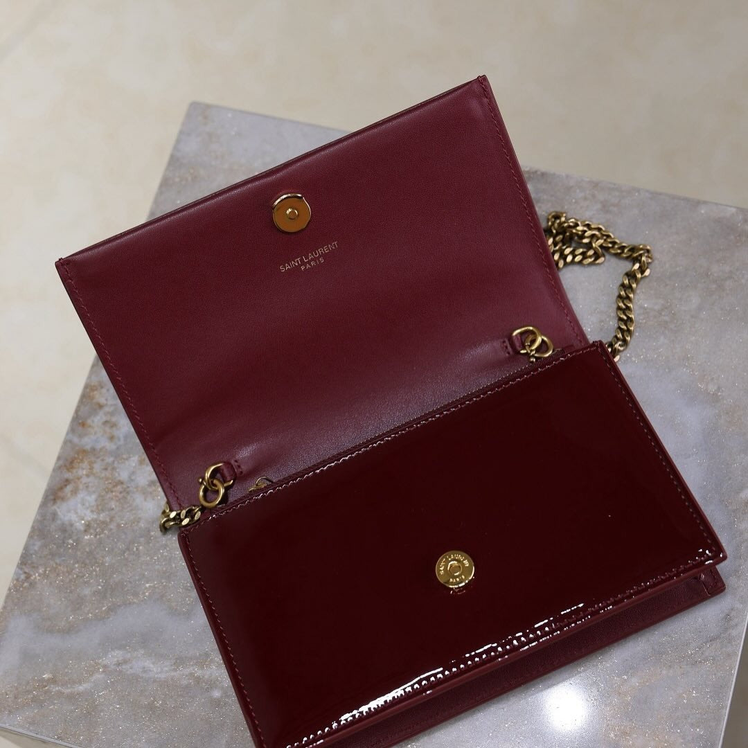 YVES SAINT LAURENT KATE SMALL AUS LACKLEDER