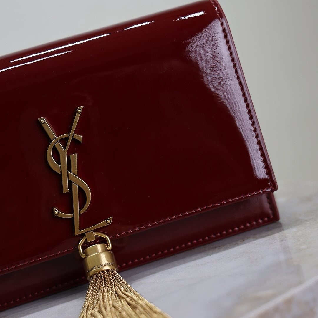 YVES SAINT LAURENT KATE SMALL AUS LACKLEDER