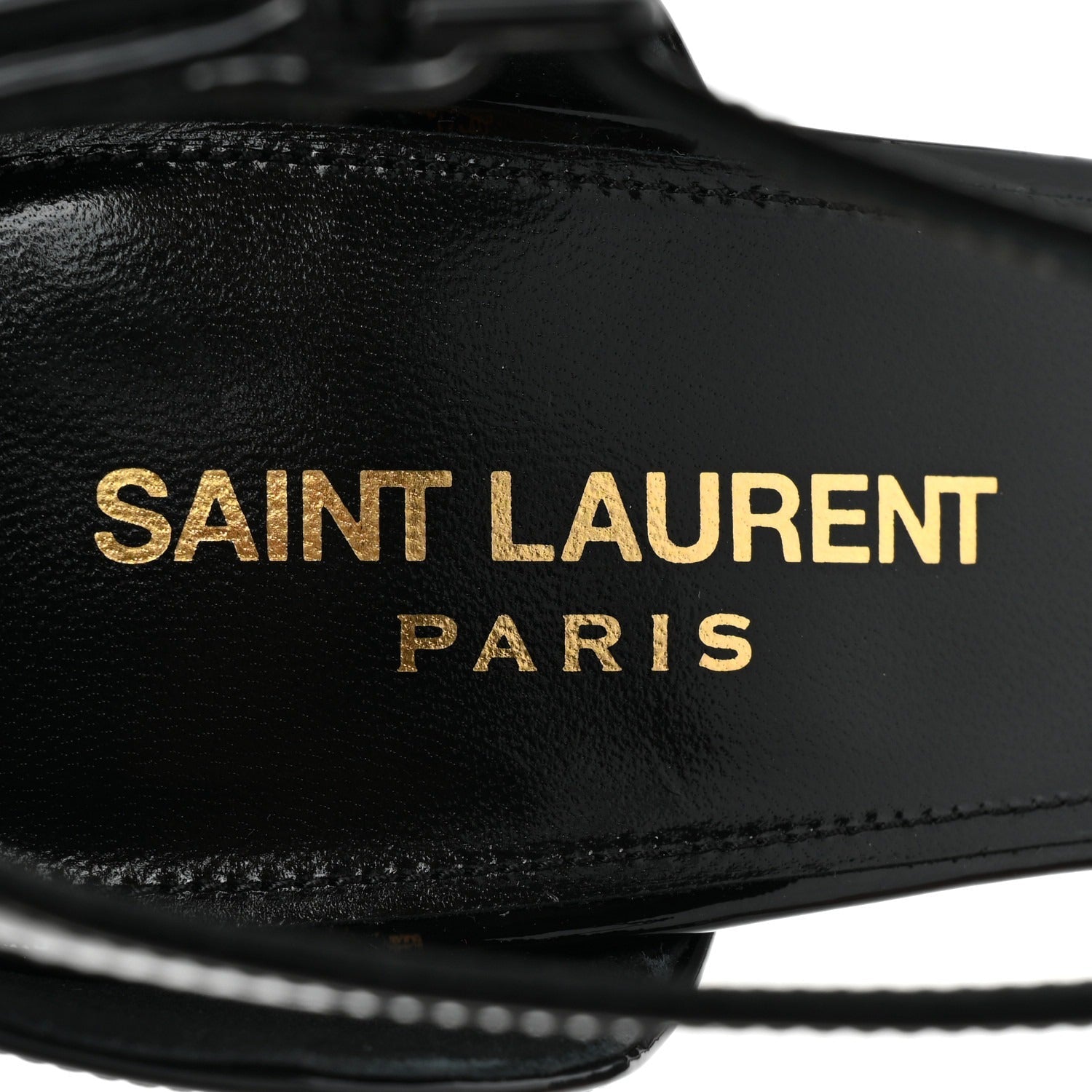 YSL SIGNATURE SET – LOULOU TASCHE & OPYUM SANDALEN