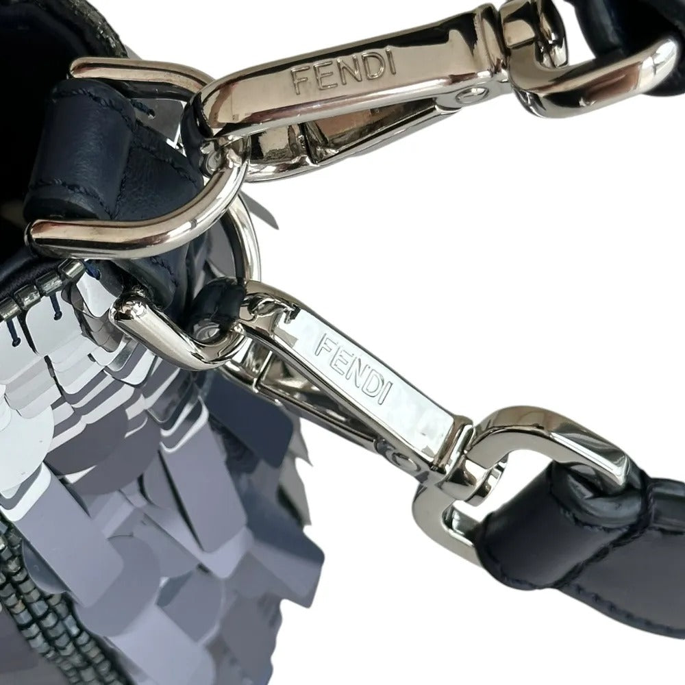 FENDI BAGUETTETASCHE AUS BLAUEN PAILLETTEN UND LEDER