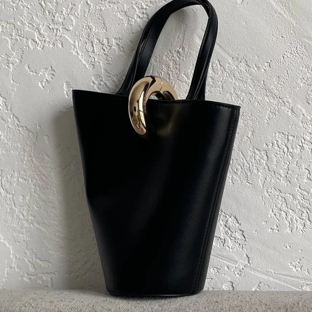 JACQUEMUS LE PETIT BAMBOLA LEDERTASCHE