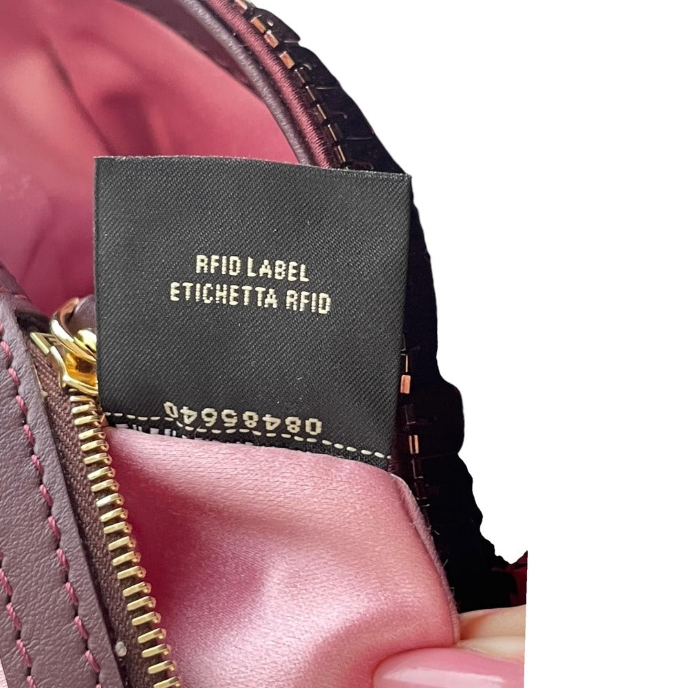 FENDI BAGUETTETASCHE MIT ROTEN PAILLETTEN