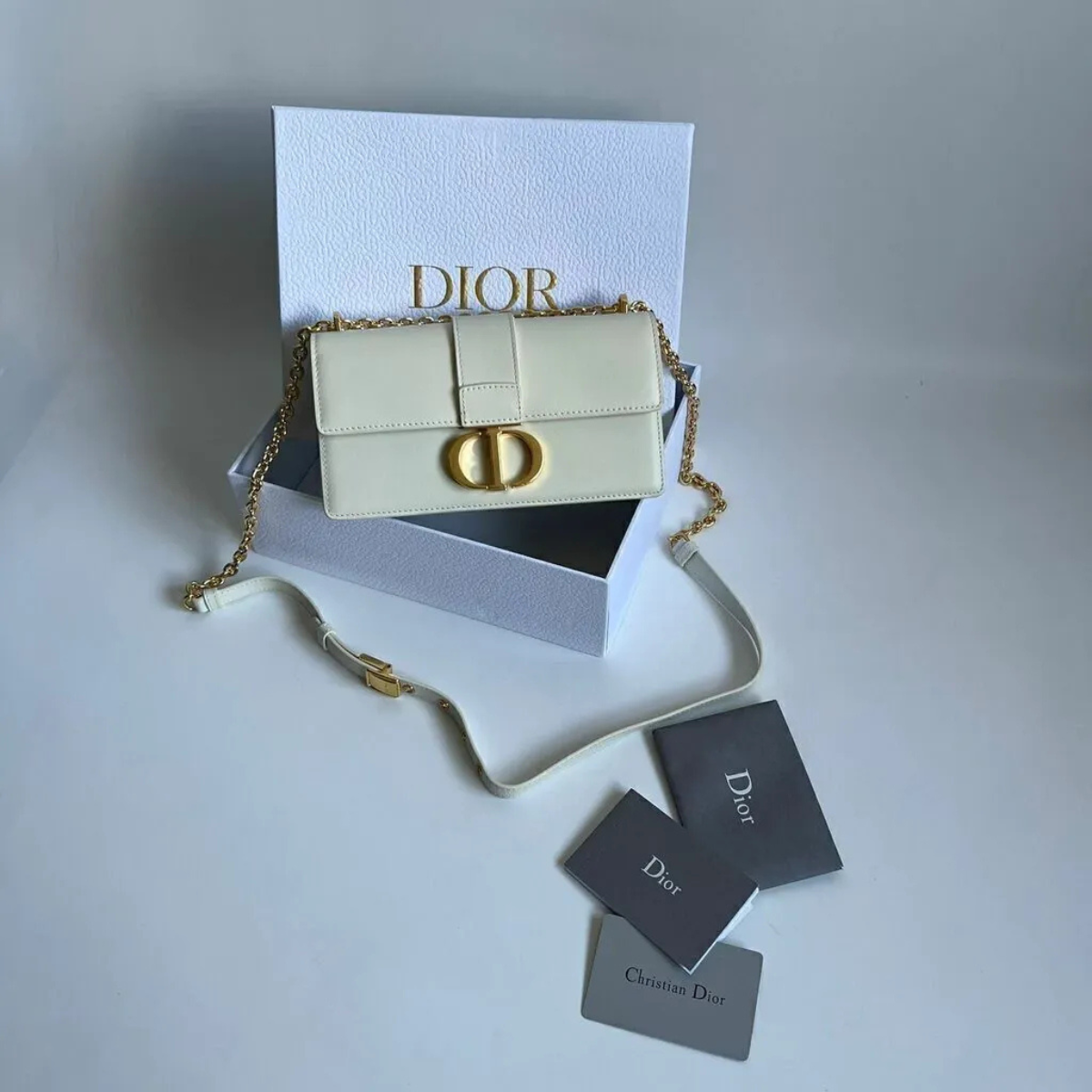 DIOR 30 MONTAIGNE OST-WEST-TASCHE MIT KETTE