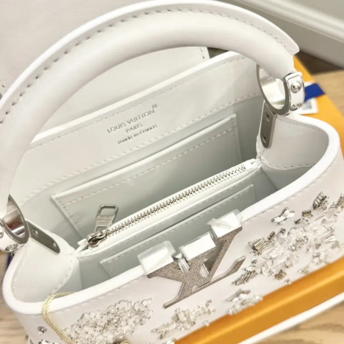 LOUIS VUITTON CAPUCINES MINI-TASCHE