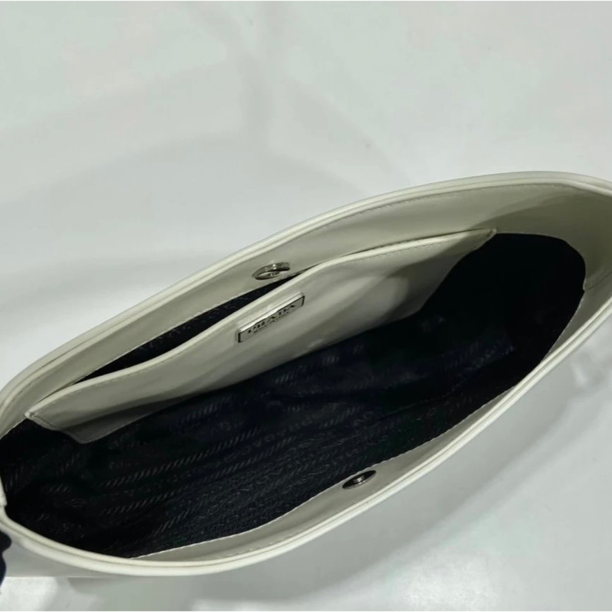 PRADA CLEO UMHÄNGETASCHE AUS GEBÜRSTETEM LEDER