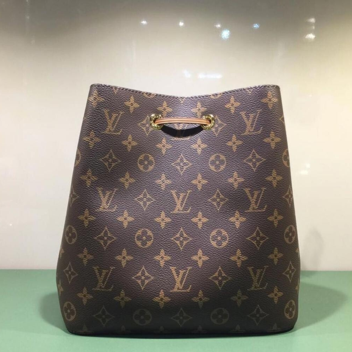 NEONOÉ MM TASCHE VON LOUIS VUITTON