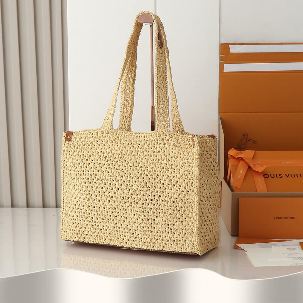 LOUIS VUITTON AM POOL RAFFIA ONTHEGO MM M24723