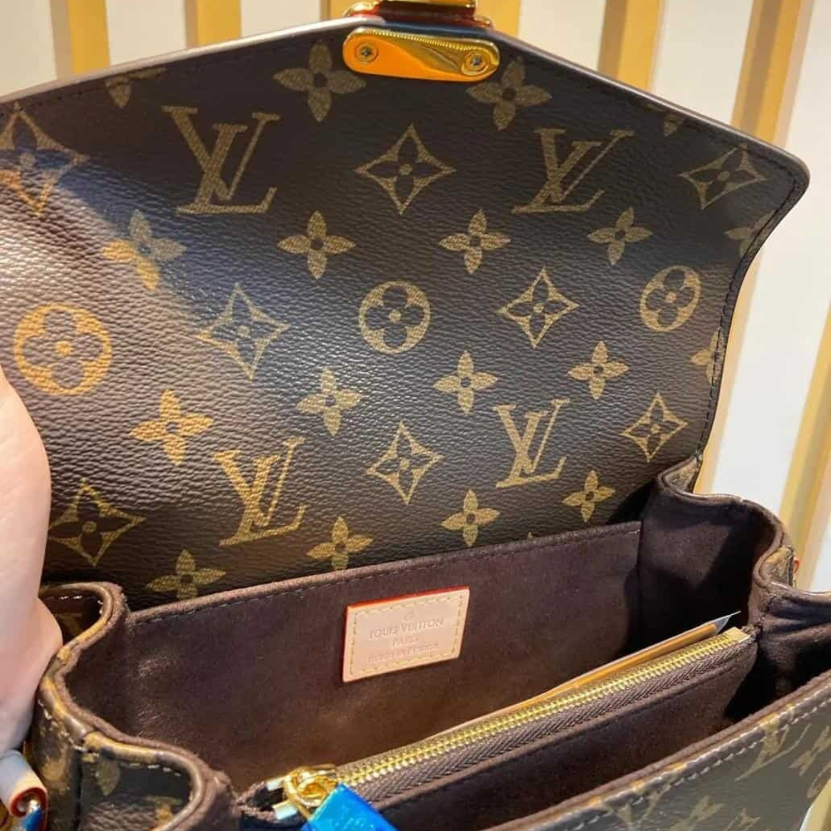 LOUIS VUITTON – POCHETTE MÉTIS EAST WEST TASCHE