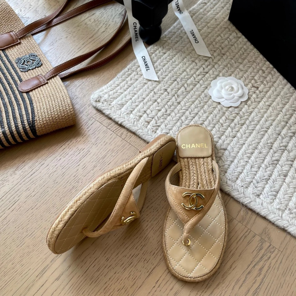 CHANEL 25 FLIP-FLOP-SANDALEN BEIGE WILDLEDER KALBSLEDER ESPADRILLE