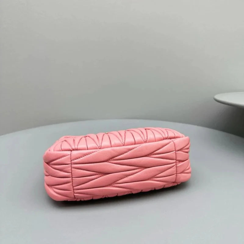 MIU MIU WANDER SCHULTERTASCHE AUS MATELASSÉ-NAPPA-LEDER