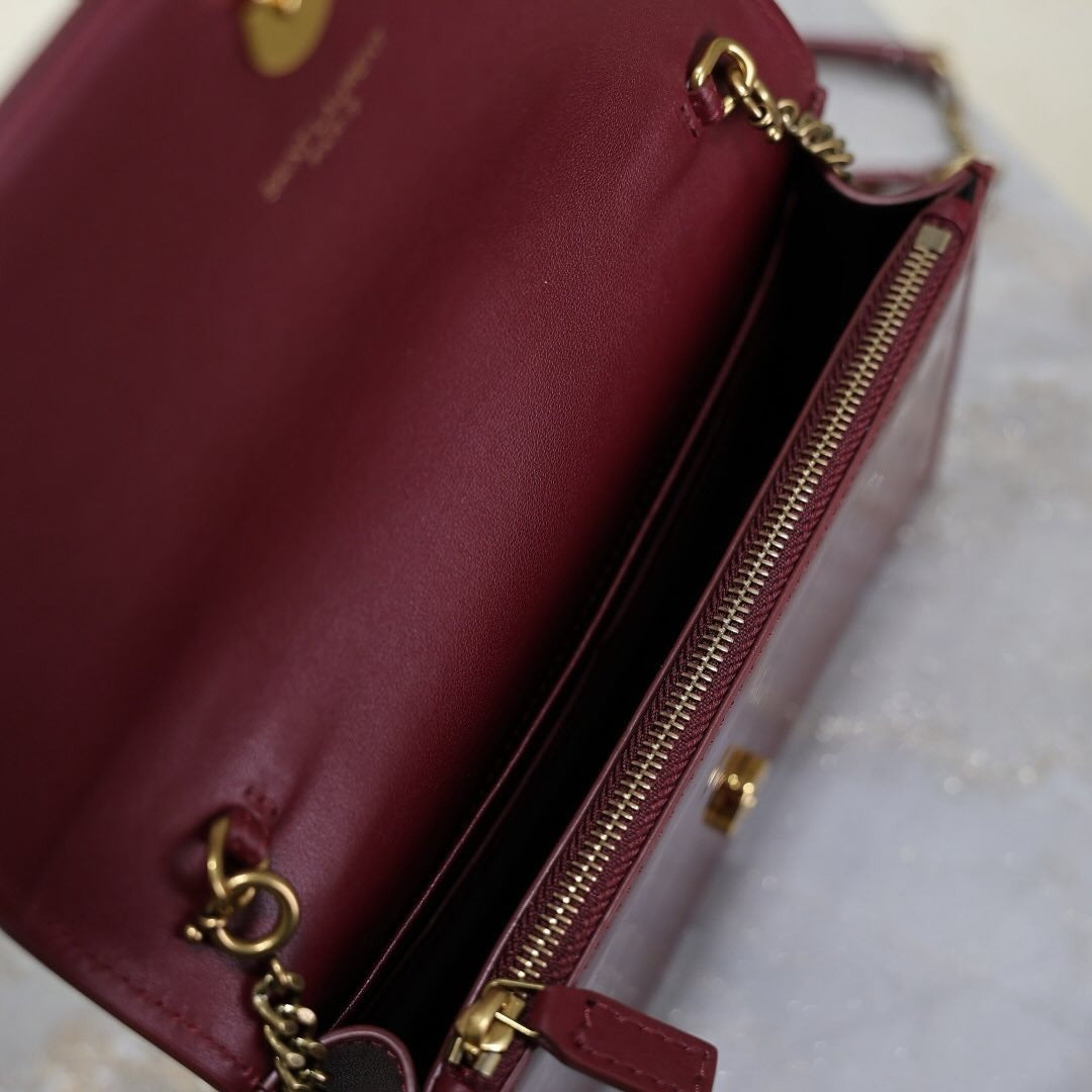 YVES SAINT LAURENT KATE SMALL AUS LACKLEDER