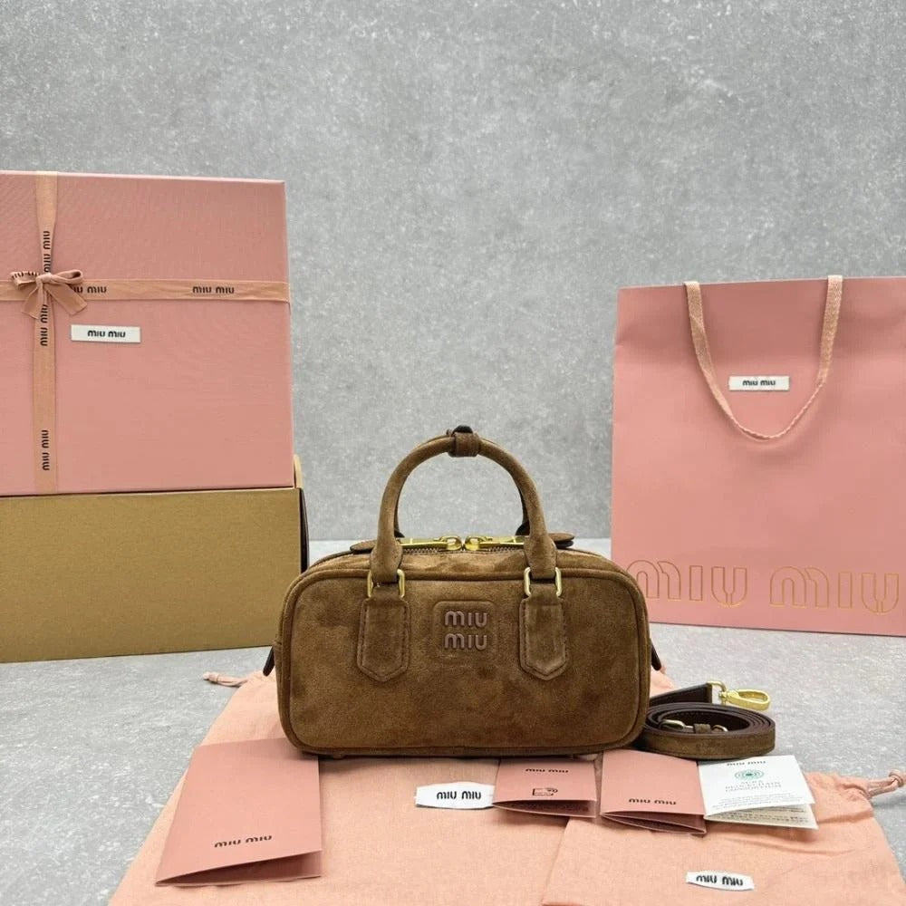 MIU MIU ARCADIE STEPPTASCHE