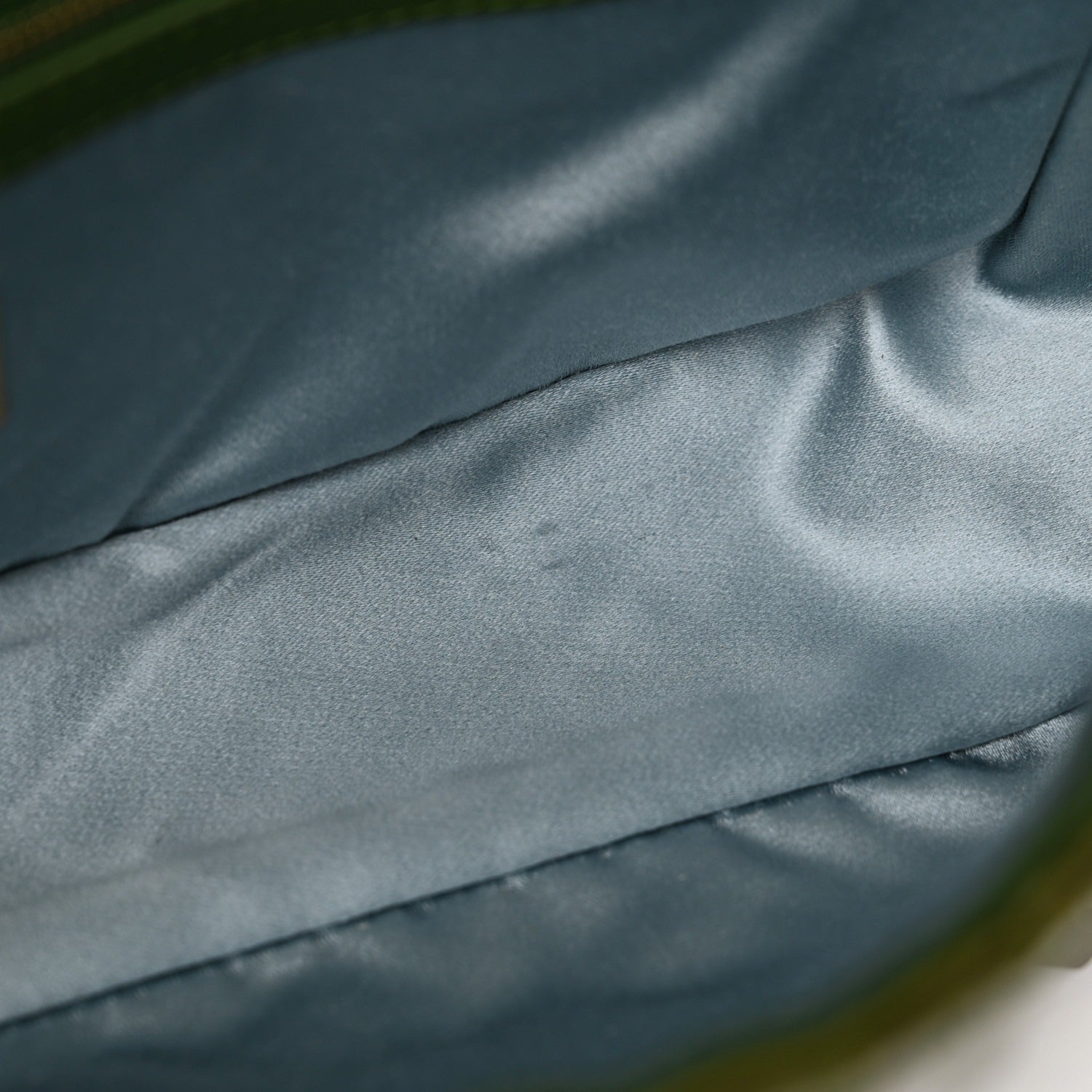 FENDI BAGUETTETASCHE AUS GRÜNEN PAILLETTEN UND LEDER