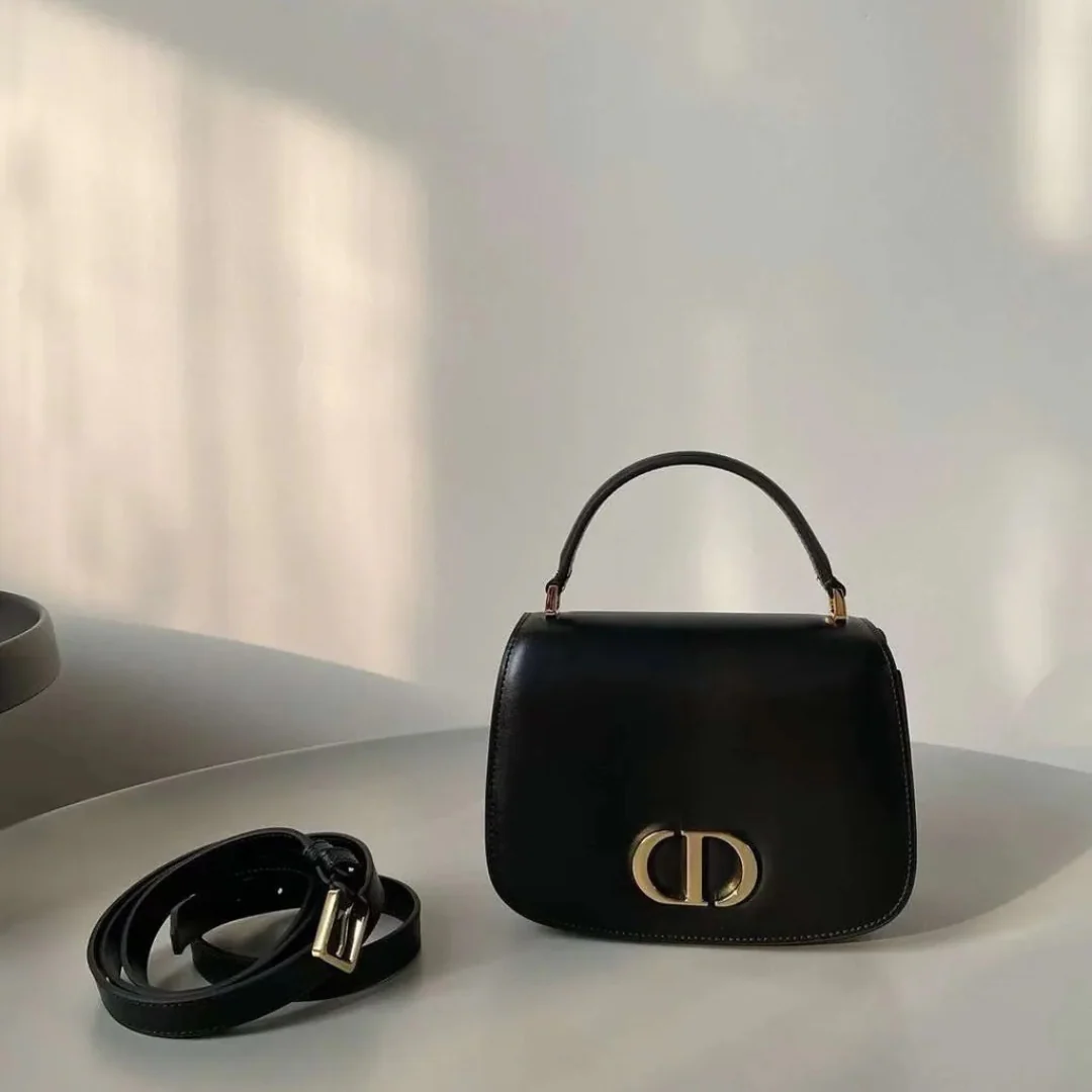 DIOR 30 MONTAIGNE AVENUE TASCHE MIT MITTLEREM GRIFF
