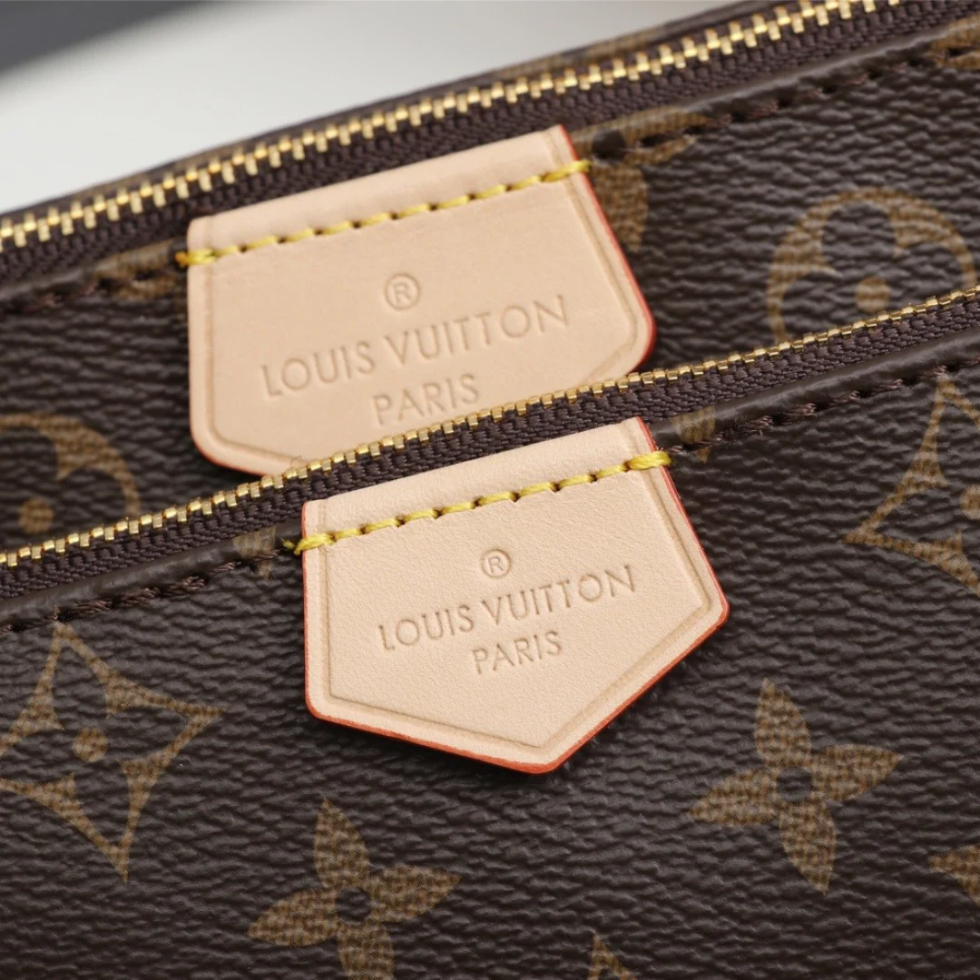 MULTI-POCHETTE-ACCESSOIRES LOUIS VUITTON
